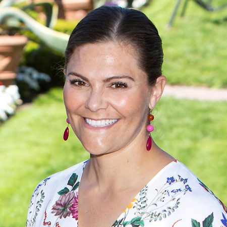 card-circle image