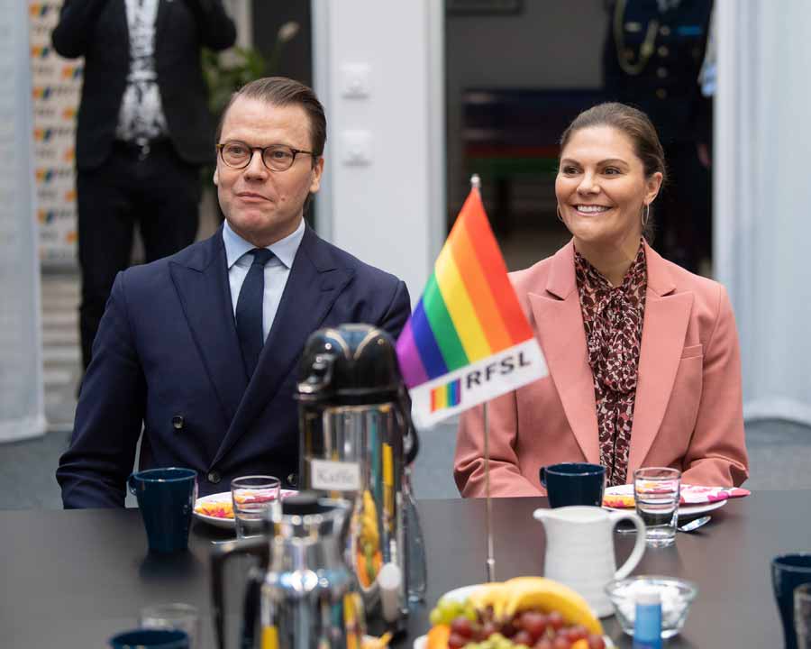 Avsl&ouml;jat: Drottning Silvias gl&auml;dje &ndash; hyllas p&aring; stora gayfesten