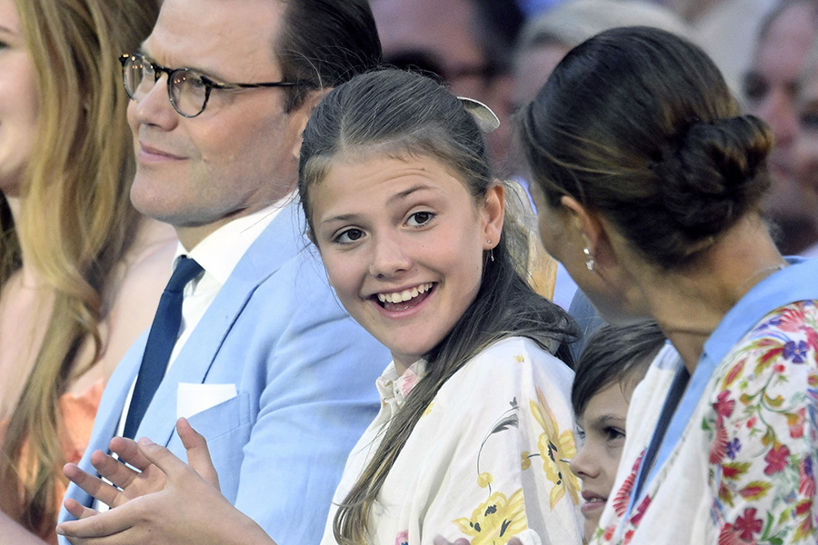 Prinsessan Estelles härliga jubel med pappa hemma på Haga