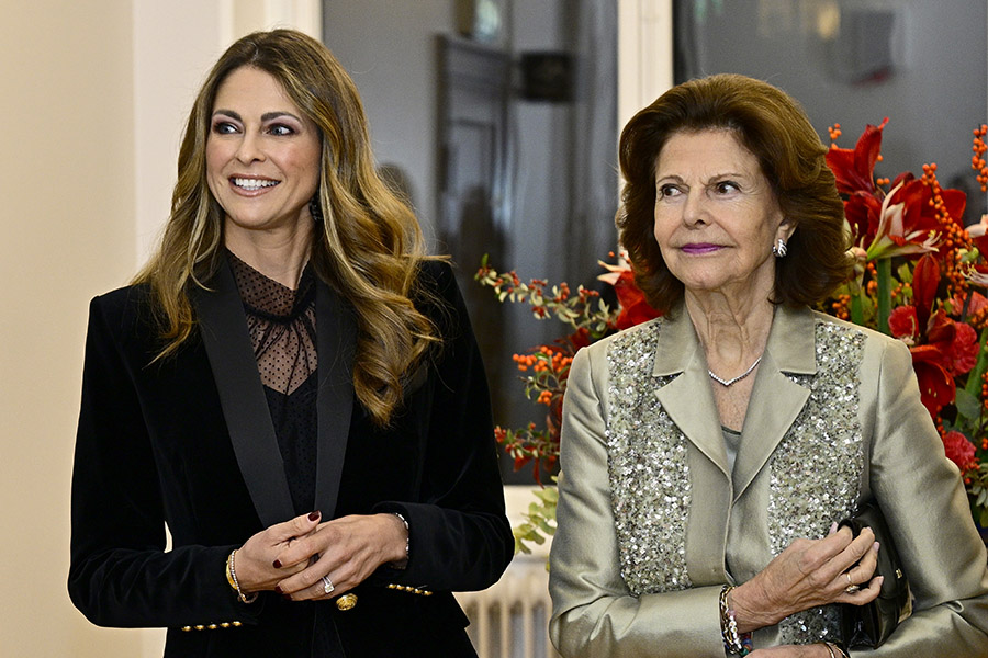 Prinsessan Madeleine visar upp nya lyxiga väskan i New York