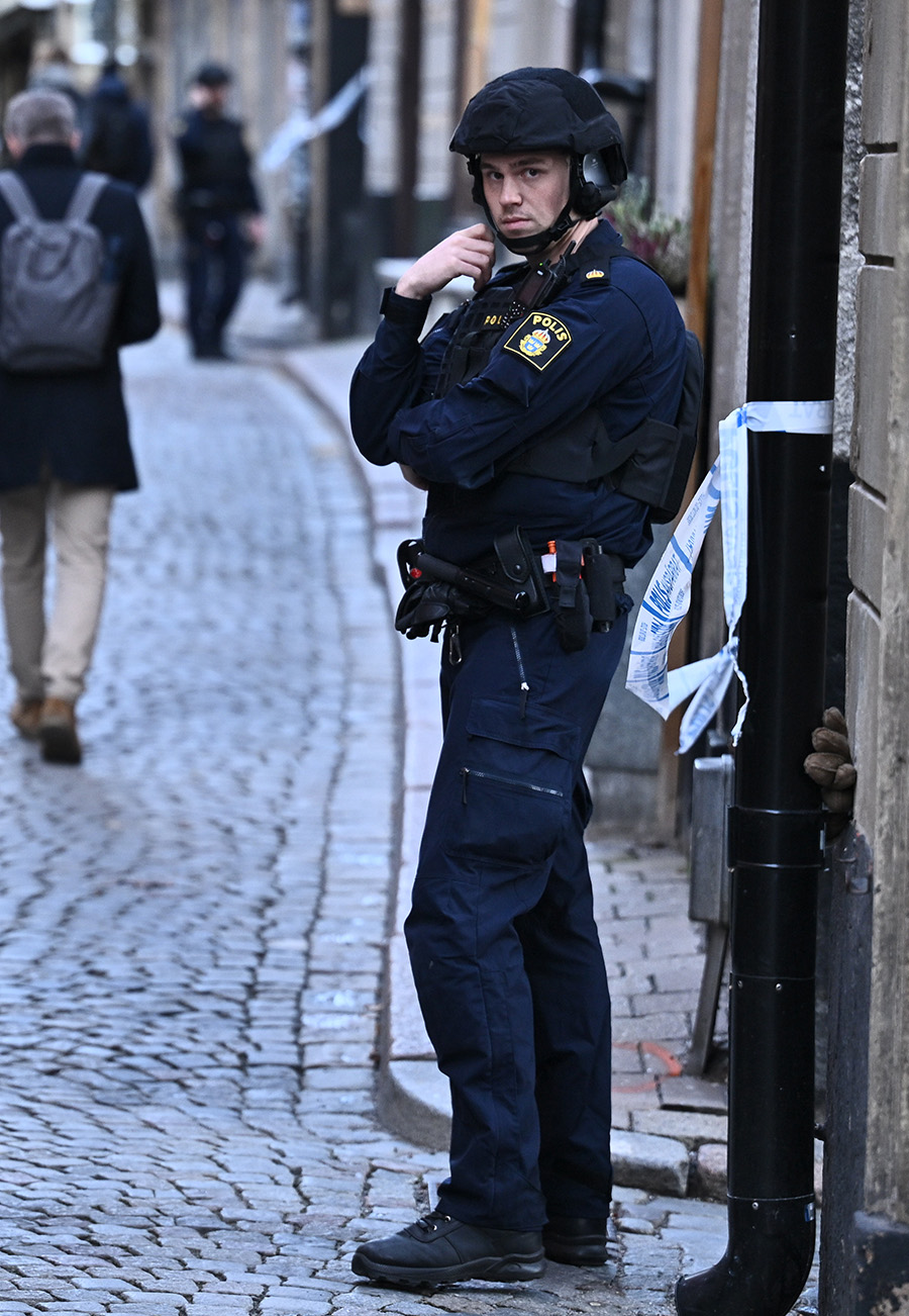 Hovet slår larm – polis på plats efter hotbild nära slottet