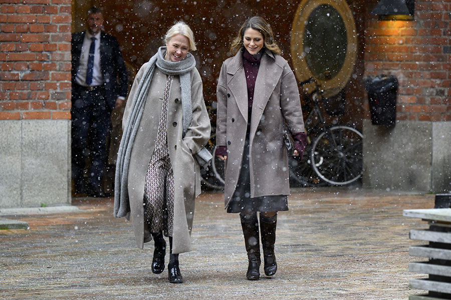 Madeleines nya vardag – här syns hon mitt i snöiga Stockholm