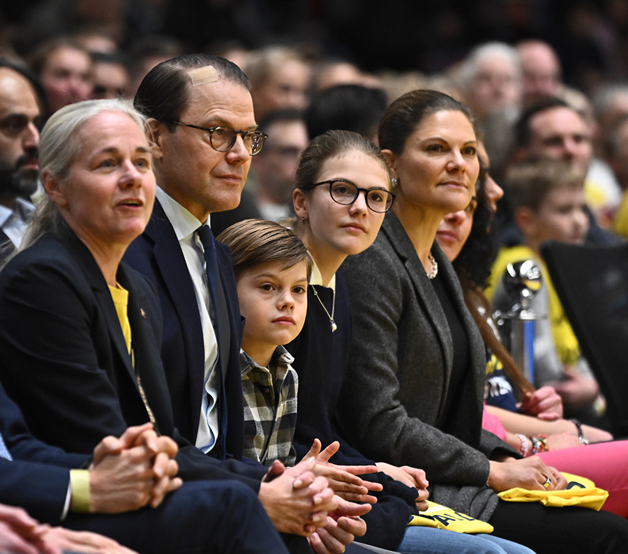 Victorias glädje med familjen under blågula basketmiraklet