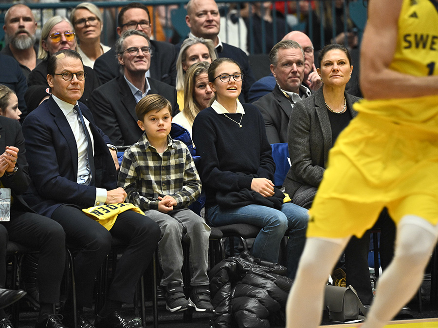 Victorias glädje med familjen under blågula basketmiraklet