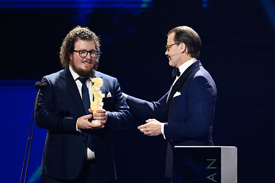 Prins Daniel erkände allt framför Carl Philip på festen