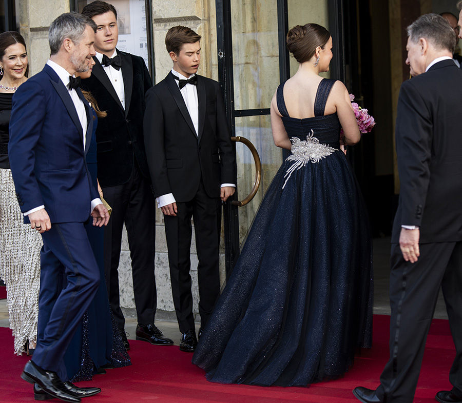 Storslagen galafest för prinsessan Isabella som fyller 18 år