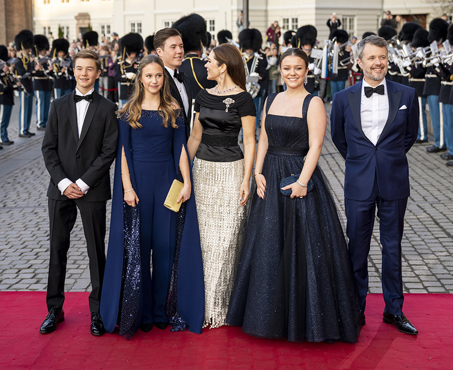 Storslagen galafest för prinsessan Isabella som fyller 18 år