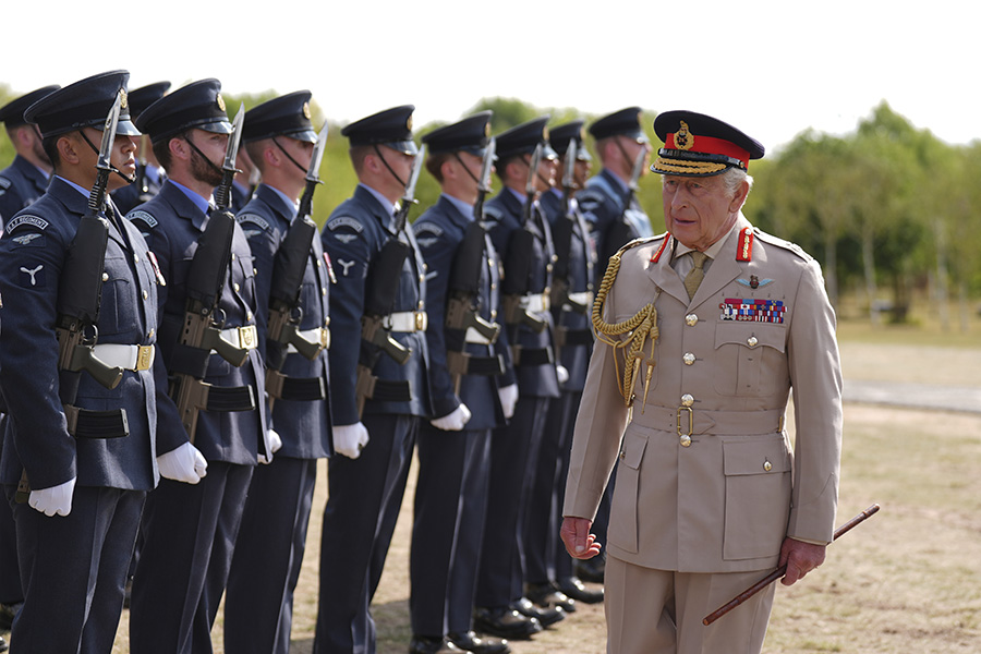 Camilla i tårar inför kung Charles – gripande bilderna