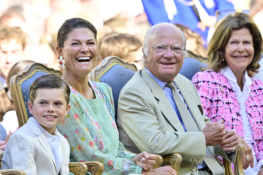 Victorias starka comeback med kungen på slottet