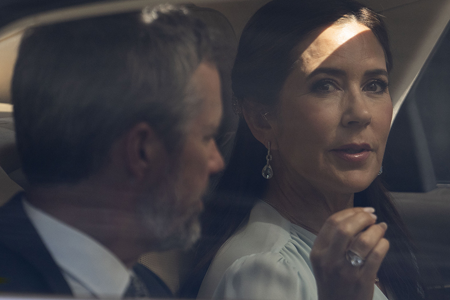 Kung Frederik och Mary tvingas söka hjälp – omedelbart!