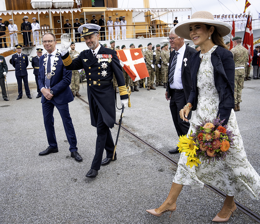 Kung Frederik och Mary visar upp nya kärlekslyckan