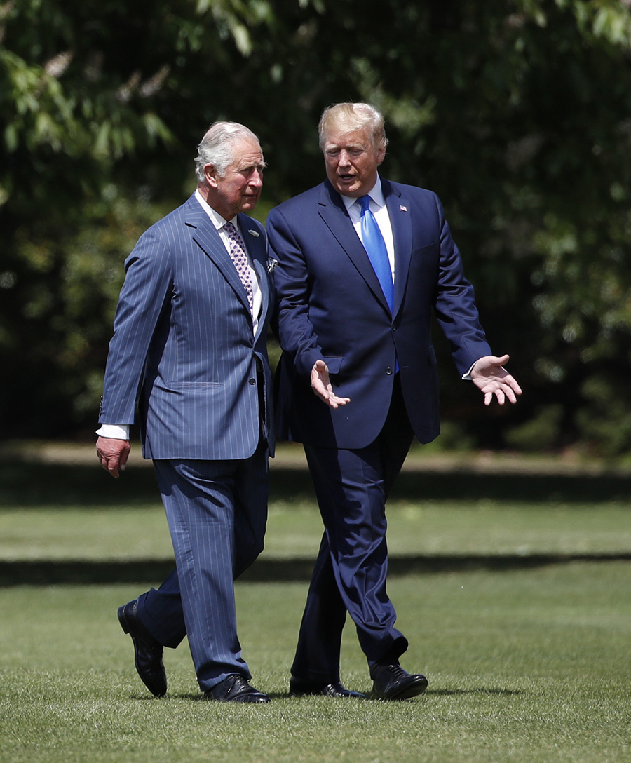 Trump träffar kung Charles – massiv polisarmé chockar britterna