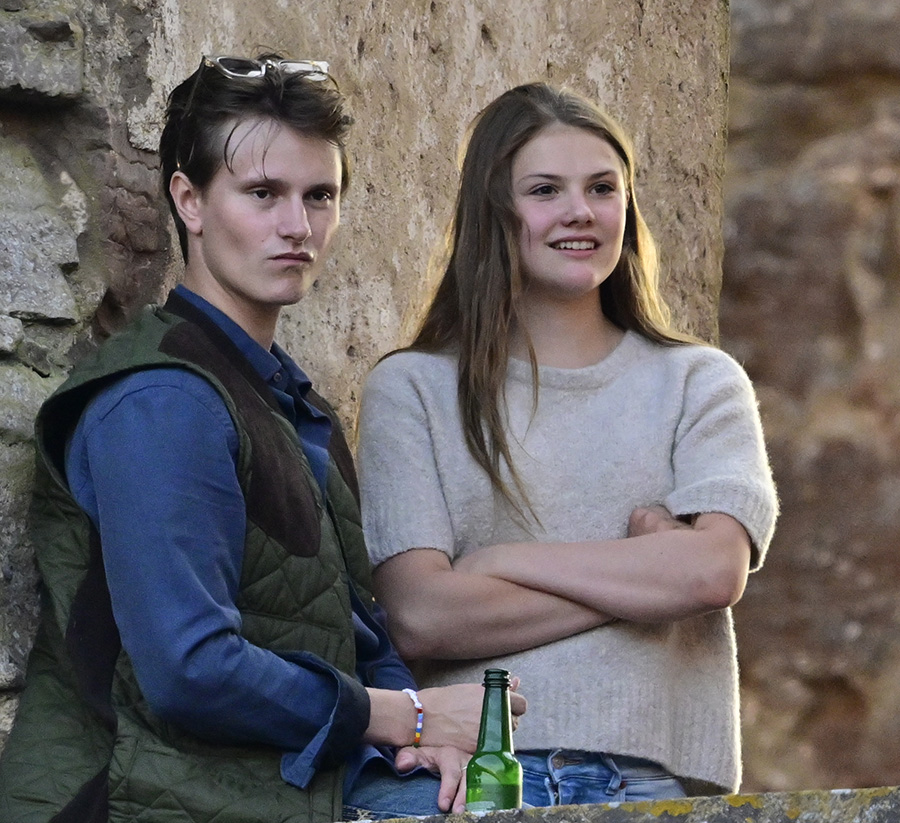 Hemliga sonen som bor med Silvia på Drottningholms slott