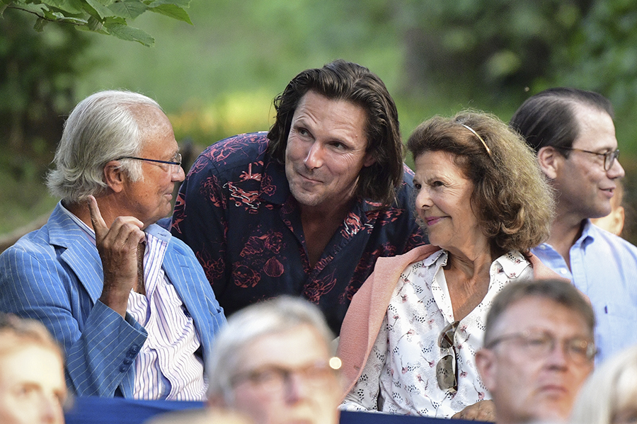 Hemliga sonen som bor med Silvia på Drottningholms slott