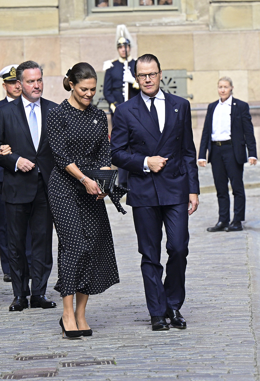 Hovets besked: Victoria och Daniel lämnar Haga slott