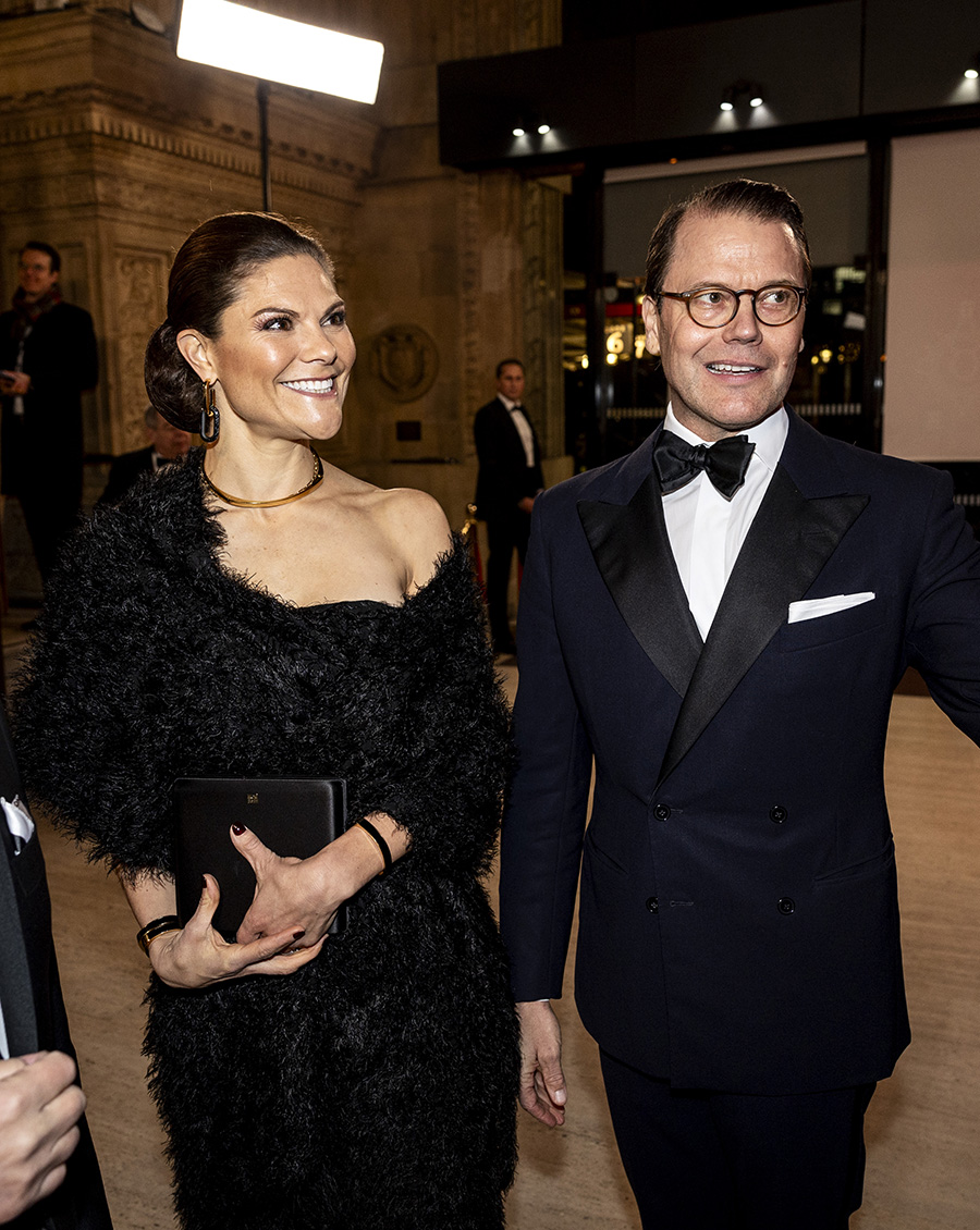 Victoria och Daniels festnatt på H&M-miljardärens vilda party
