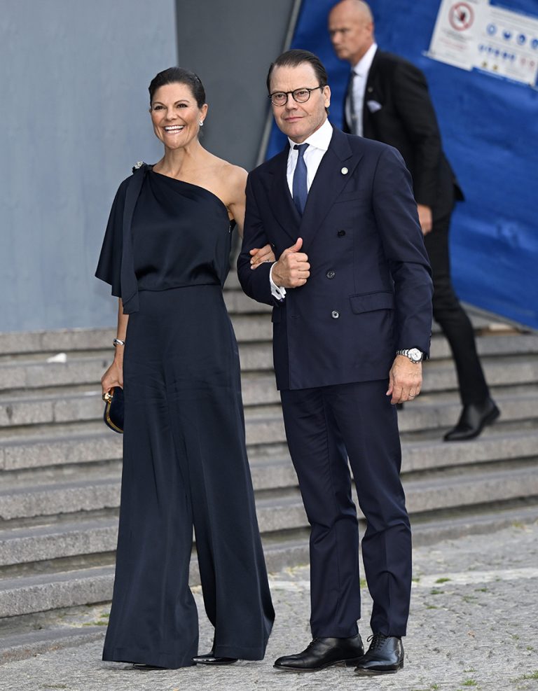 Wow! Kolla in Victorias heta festblåsa på kungliga festen