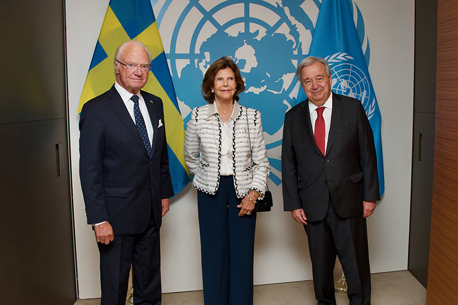 Kungaparet har landat i New York – möttes av FN-chefen