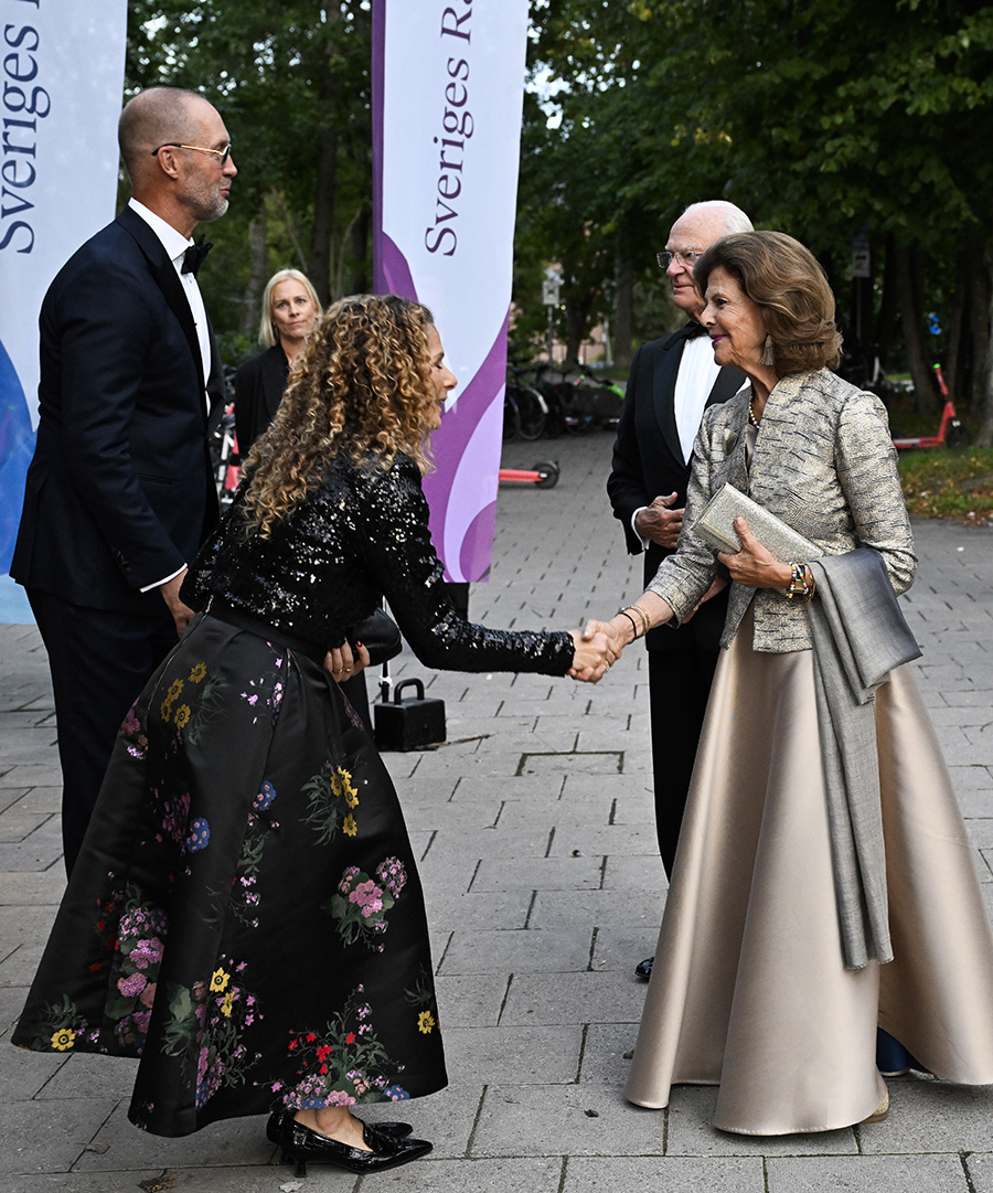 Kungaparets fredagsmys – med hårt kritiserade mediechefen