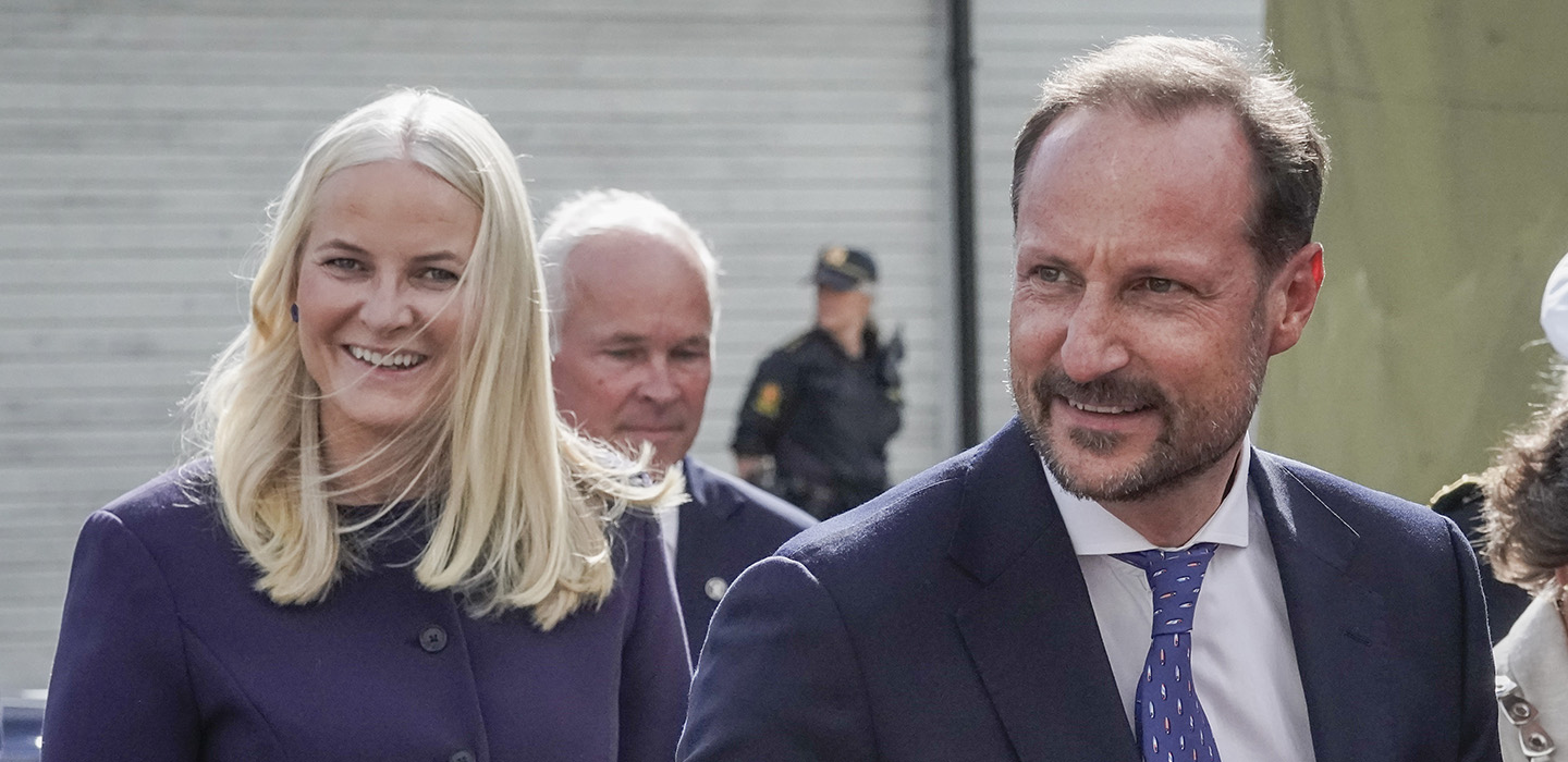 Haakon och Mette-Marits hårda kamp – står enade under krisen