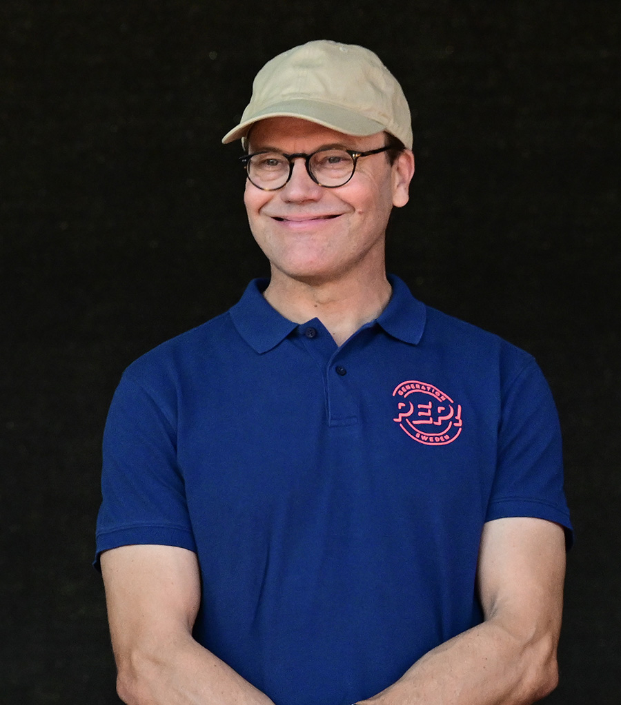 Här bryter prins Daniel mot reglerna – mitt framför Victoria!