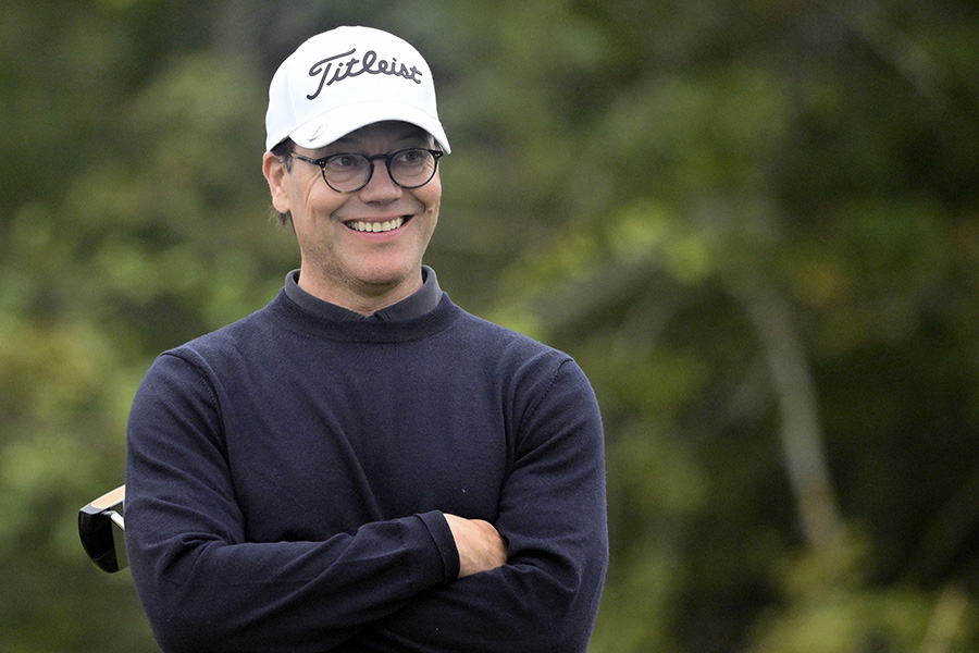 Här bryter prins Daniel mot reglerna – mitt framför Victoria!