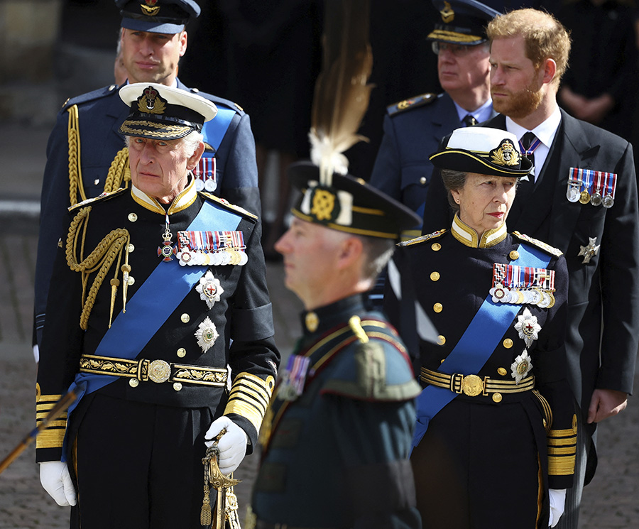 Prins Harrys blixtmöte med Charles efter svåra krisen