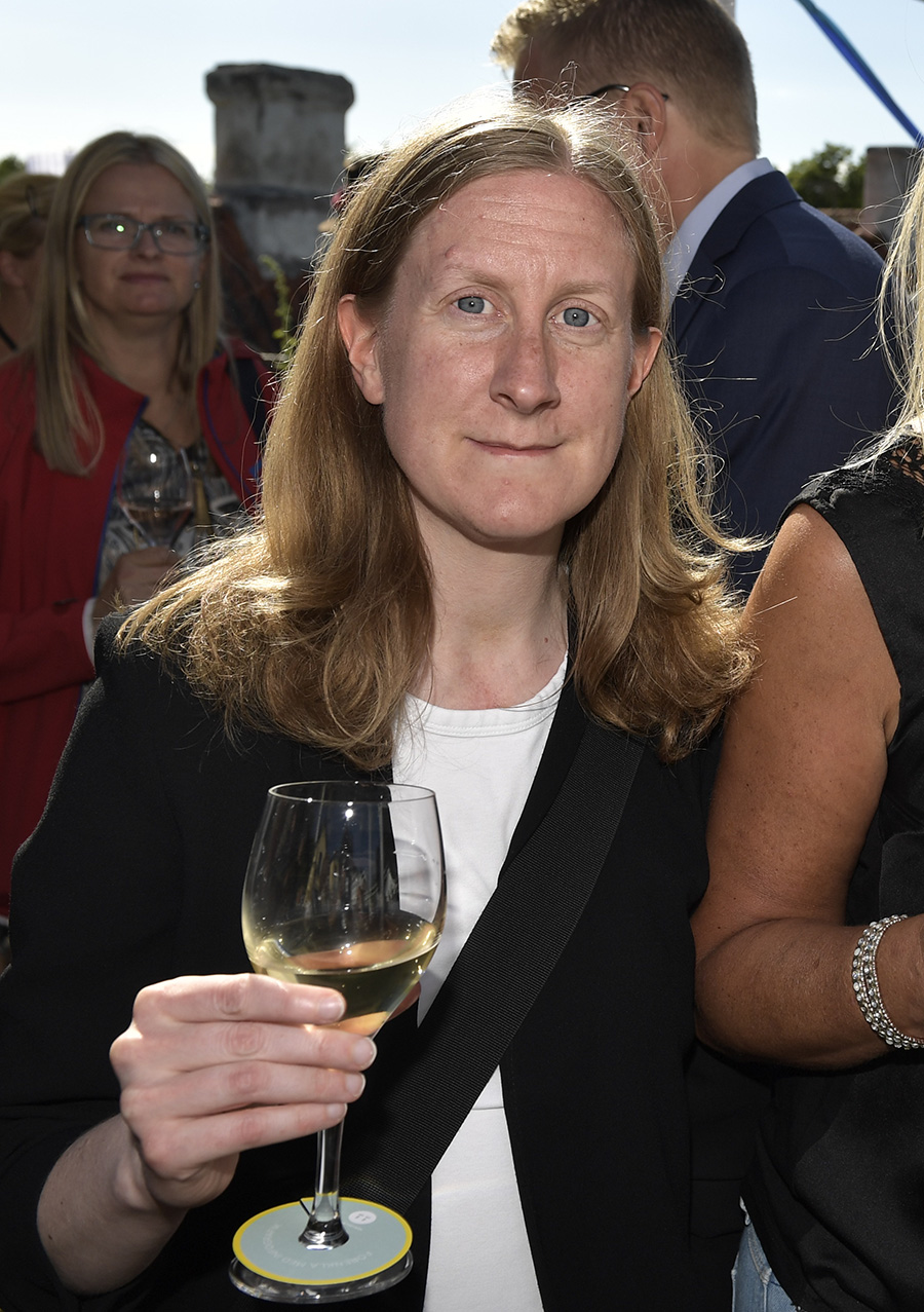 Hårda kravet på Madeleine: Avsäg dig prinsesstiteln nu!