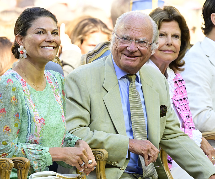 Avslöjat: Kungens okända koppling till "Robinson"-Diana, 36