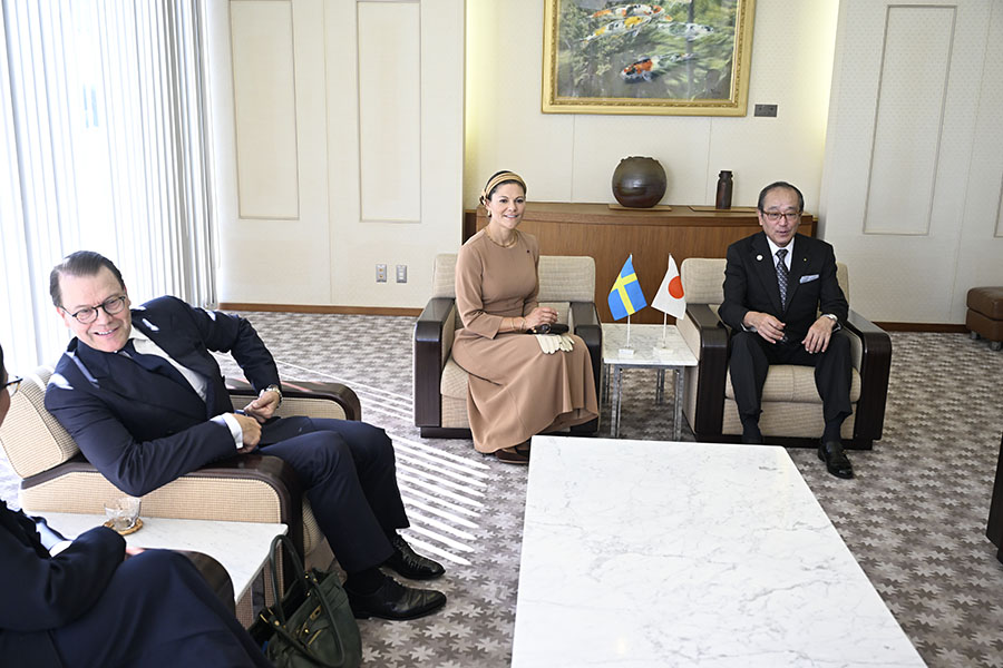 Victorias tysta tårar – prins Daniels varma stöd i Hiroshima