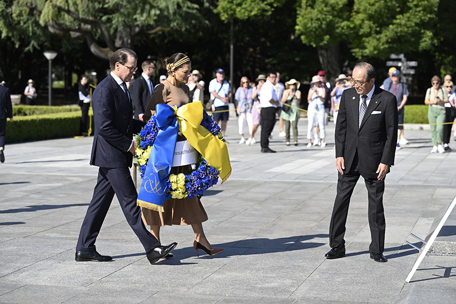 Victorias tysta tårar – prins Daniels varma stöd i Hiroshima