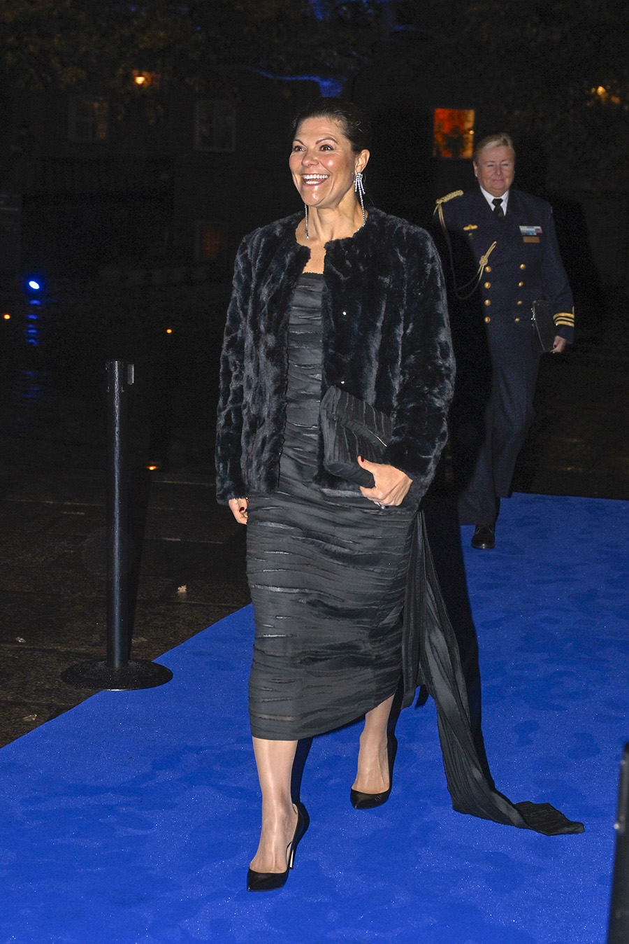 Victoria och miljardärens varma kramar – när Daniel var i Paris