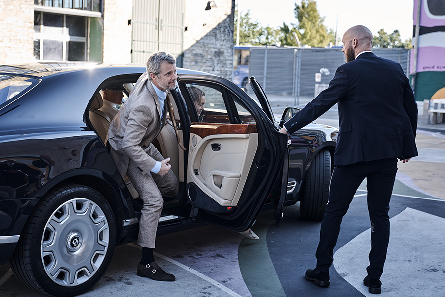 Kung Frederik tar time out – kronprins Christian kliver in