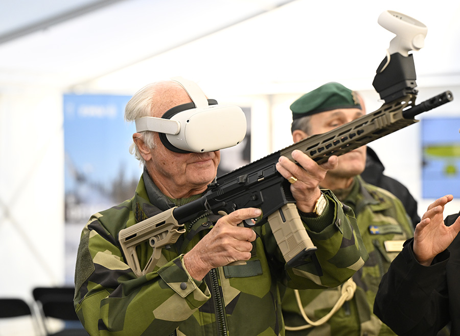 Kungligt 007-uppdrag: Victoria och kungen i full uniform