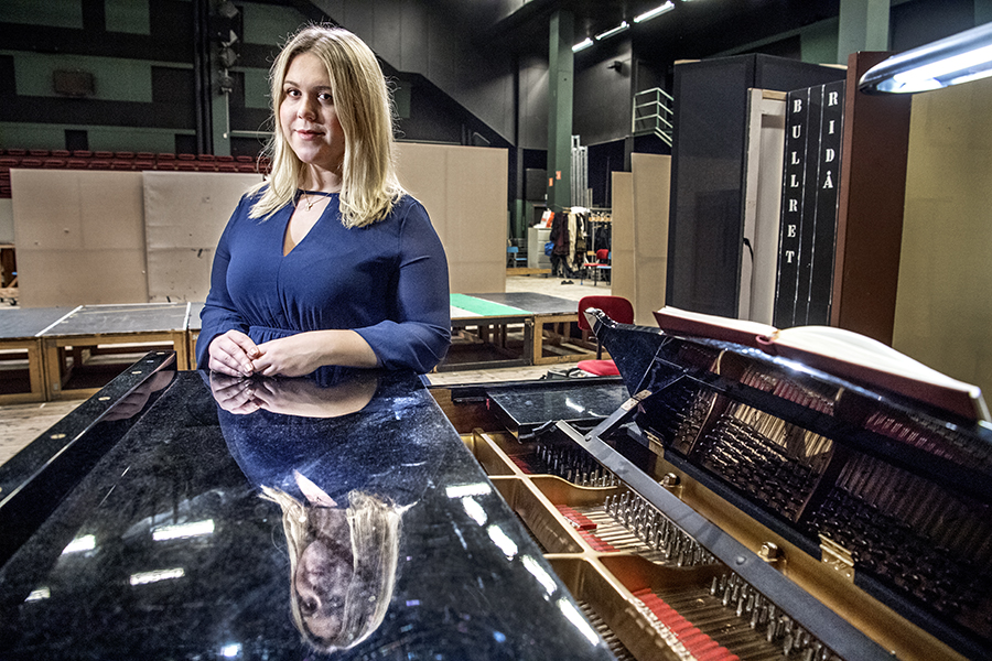 Kungens nya favorit – Christina, 35, charmar monarken!