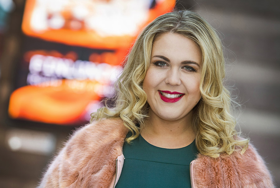 Kungens nya favorit – Christina, 35, charmar monarken!