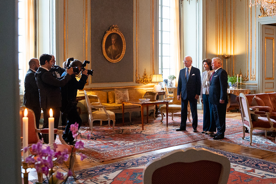 Kungaparet fick oväntat besök – av Jordaniens kung Abdullah