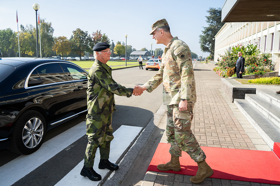 Kungens supermöte med Nato – lyckades med det omöjliga!