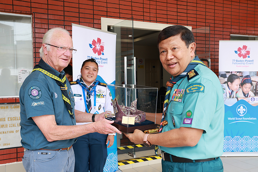 Kungens hemliga scoutresa – skratt och gemenskap i Asien
