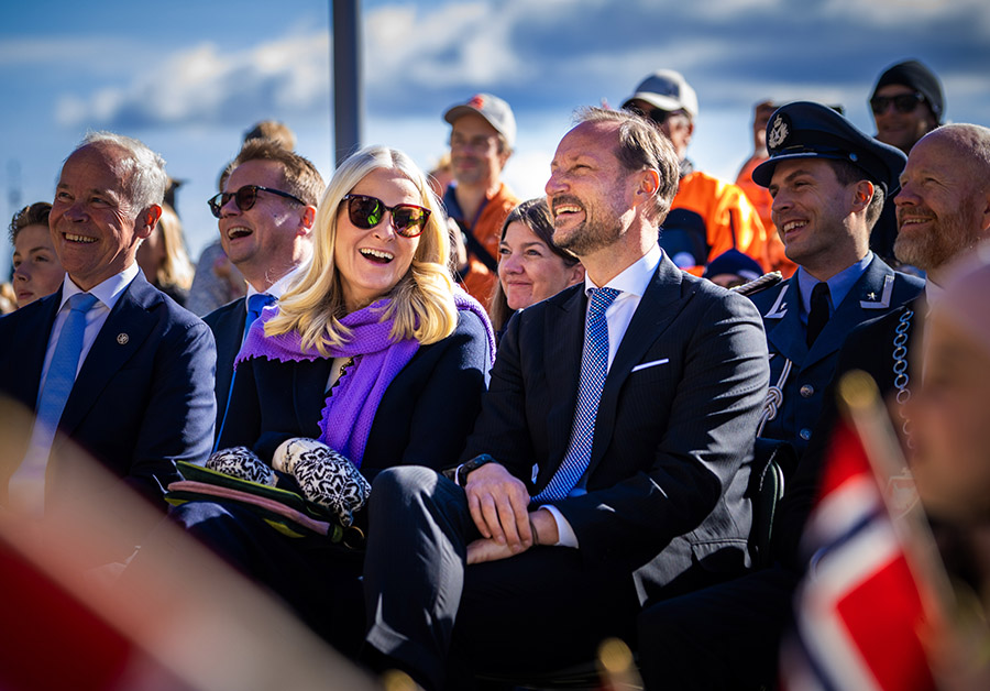 Trista beskedet: Haakon lämnar Mette-Marit och Skaugum