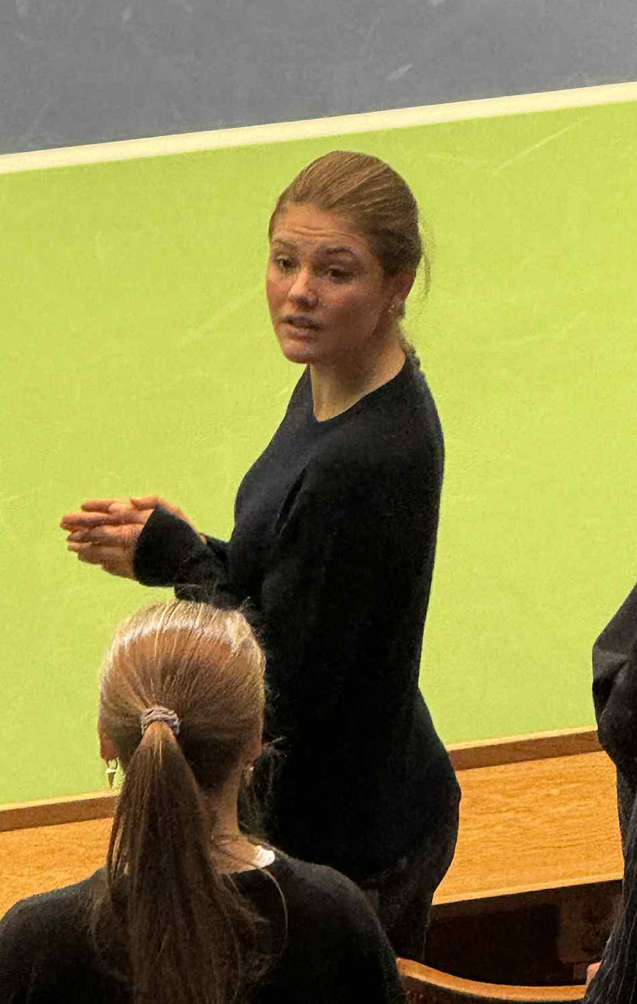 Estelles comeback – se bilderna när hon tar selfies med fansen!