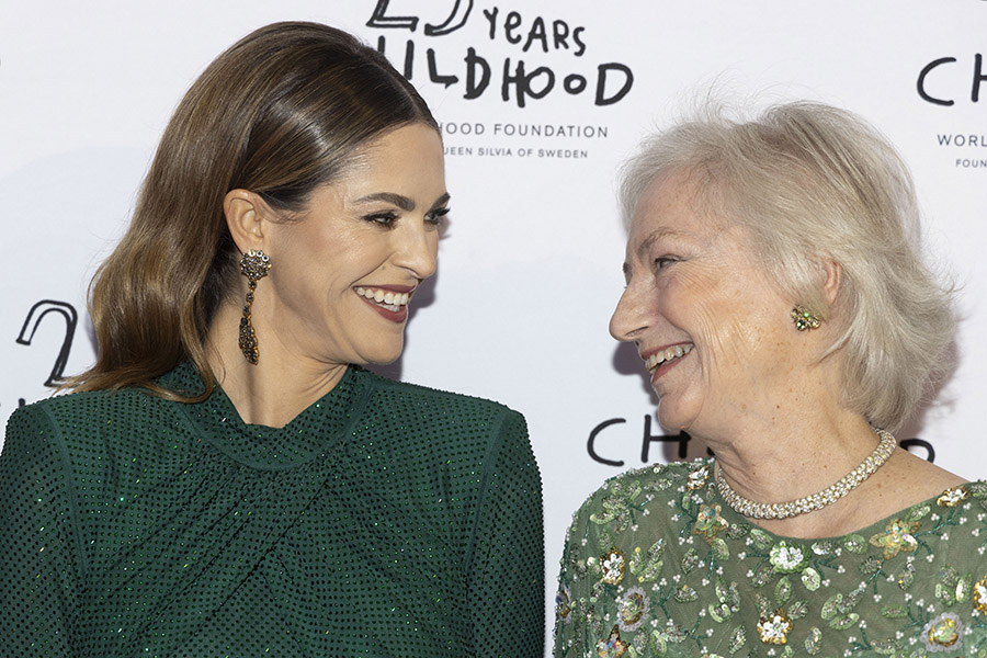 Madeleines lyxiga jättefest i utlandet – cocktails och dans!