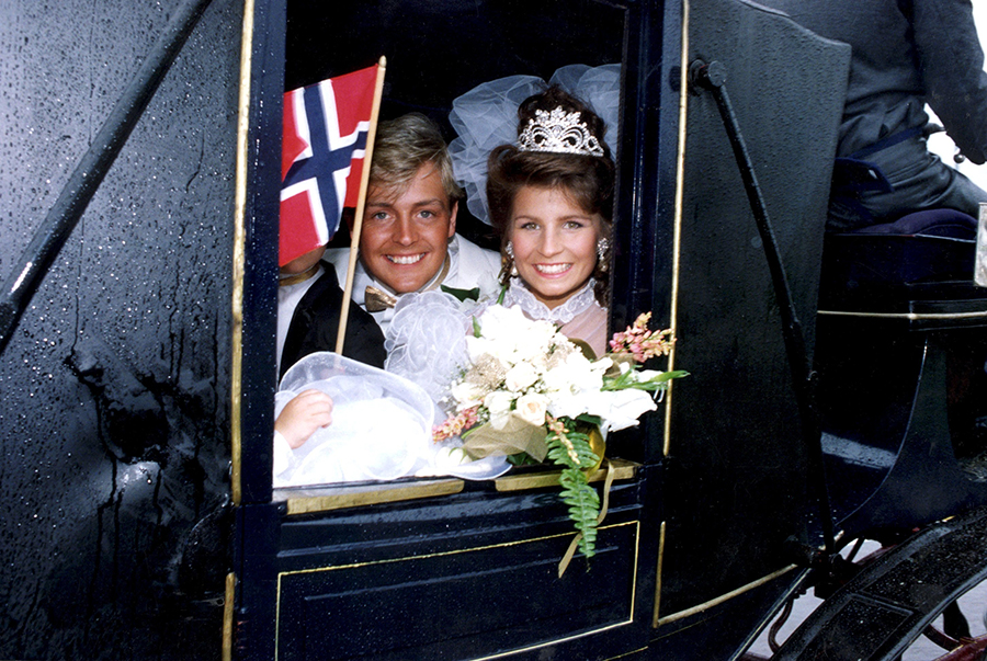 Äntligen: Runar avslöjar babylyckan – storken på väg!