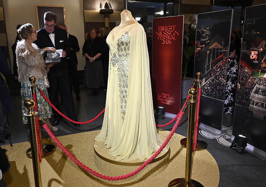 Kändistätt när Silvia gick på fest med kungen – se alla bilderna!