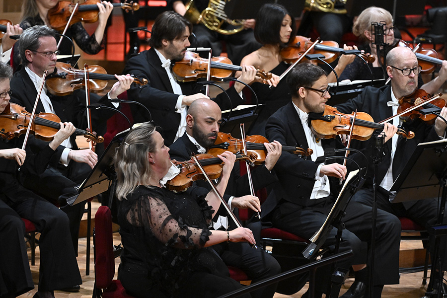 Kändistätt när Silvia gick på fest med kungen – se alla bilderna!
