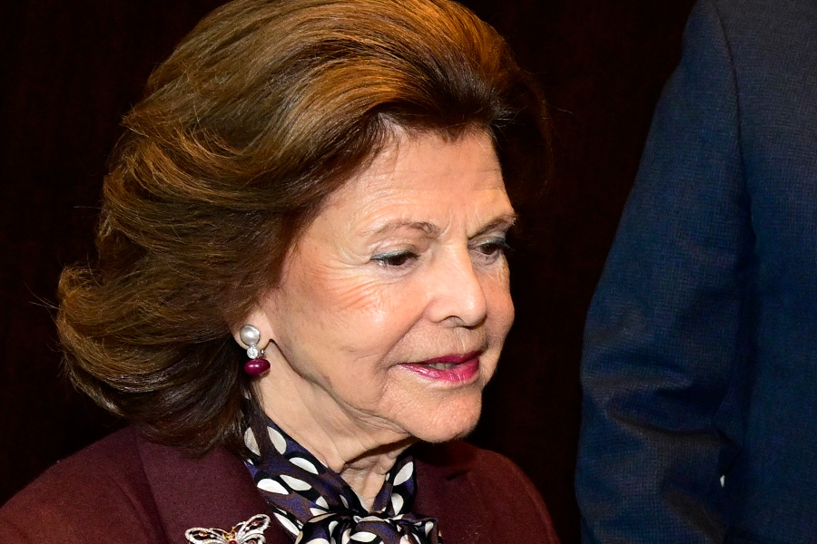 Silvias mardrömsbesked – sjuk före Nobel: ”Tvingas ställa in”