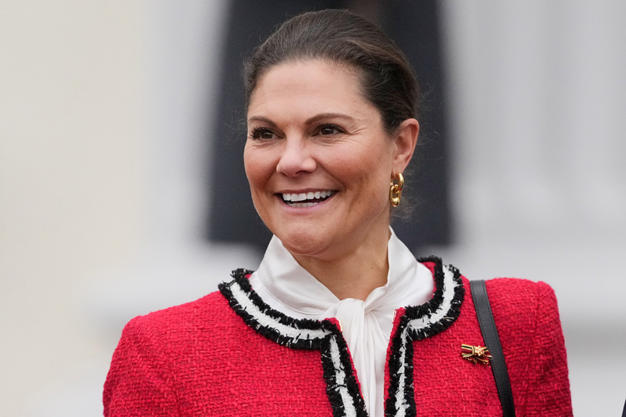 Drottning Silvia plötsligt sjuk – Victorias tvingas rycka in