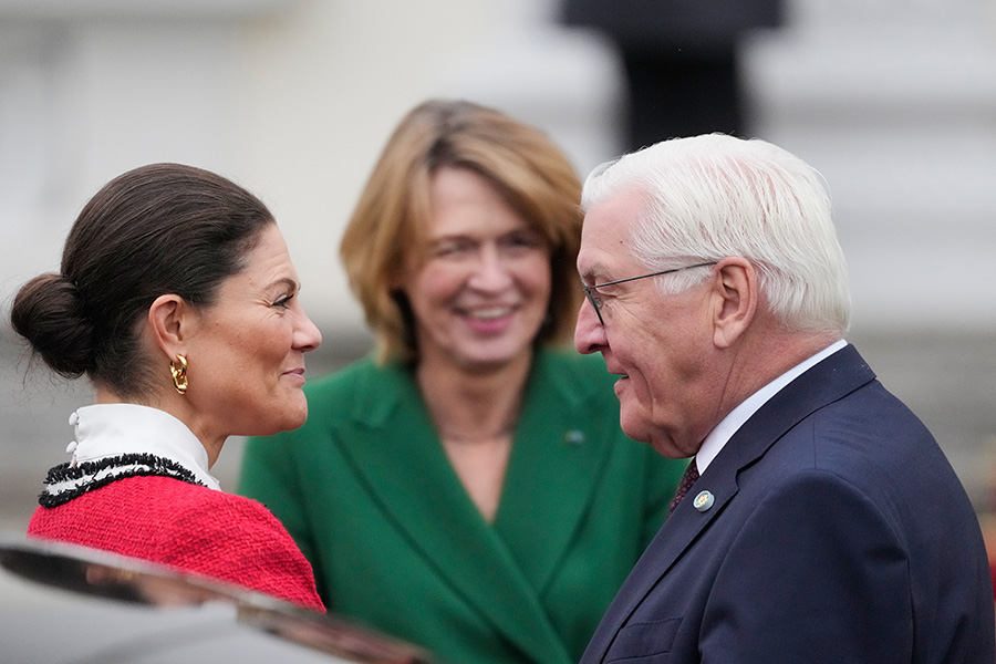 Victorias glittrande Berlin-bes&ouml;k &ndash; se bilderna fr&aring;n maktm&ouml;tet!