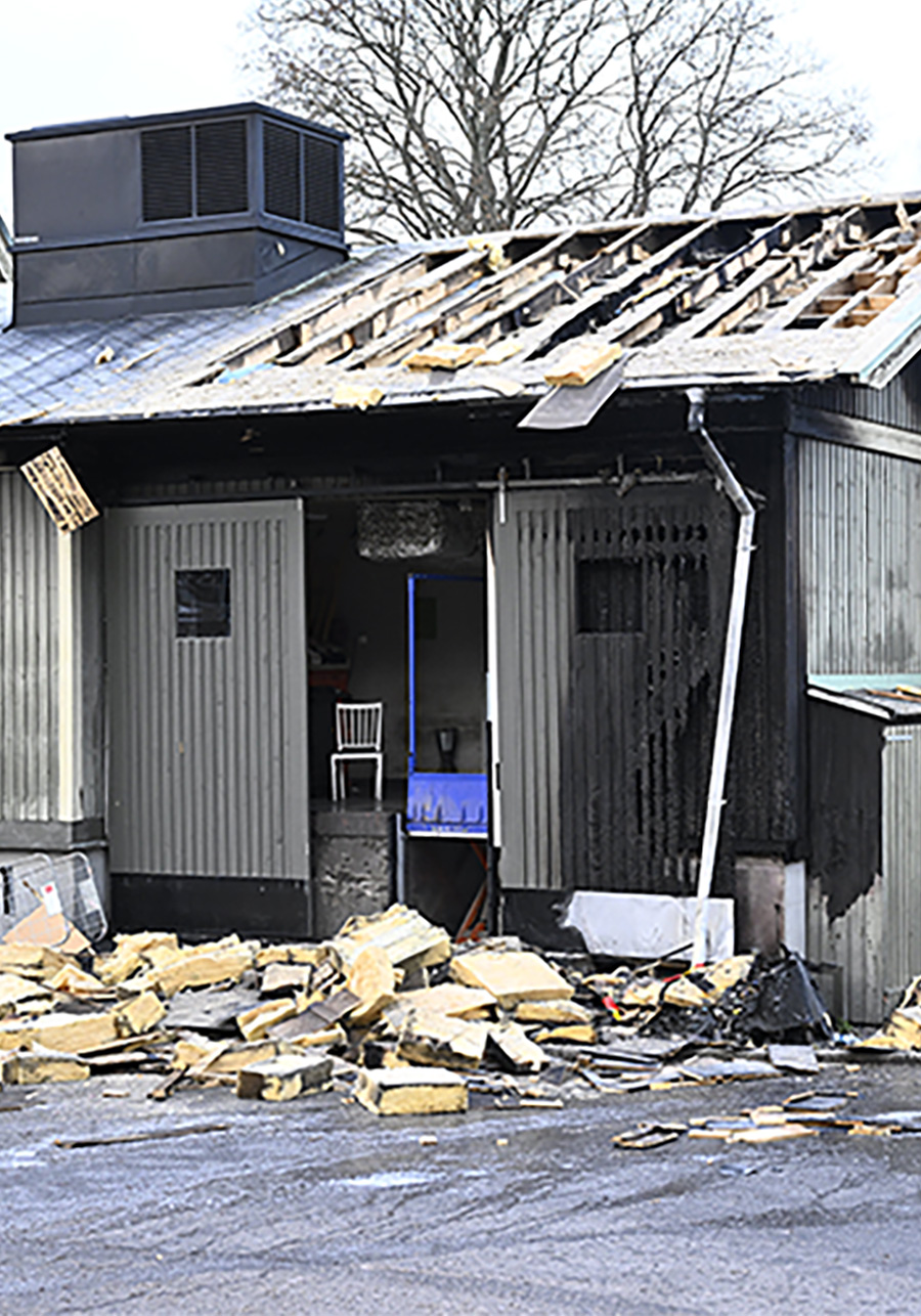 Tr&aring;kiga beskedet till kungen &ndash; brand p&aring; Djurg&aring;rden