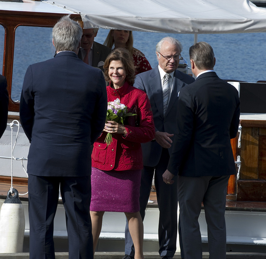 Tr&aring;kiga beskedet till kungen &ndash; brand p&aring; Djurg&aring;rden